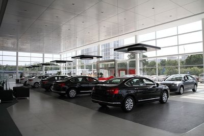 誠(chéng)聘行政文員 加入汽車(chē)信息咨詢(xún)服務(wù)團(tuán)隊(duì)